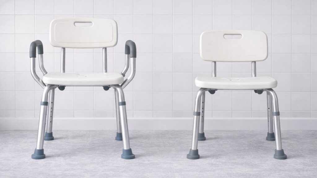 Vergleich zwischen höhenverstellbarem und festem Duschstuhl